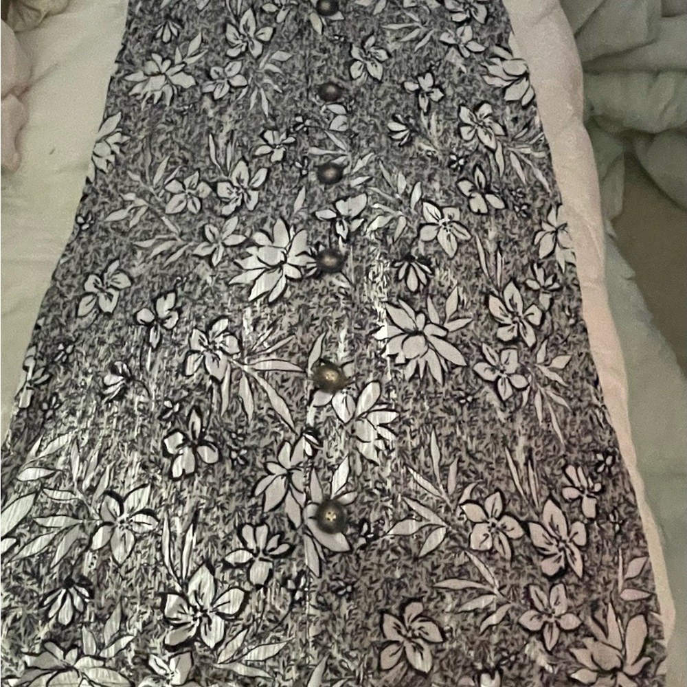 Apt. 9 Black and White tropical patterned skirt